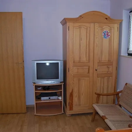 Ferienwohnung Fuer 4 Personen Ca 65 Qm In Milcetici, Kvarner Bucht Krk *
